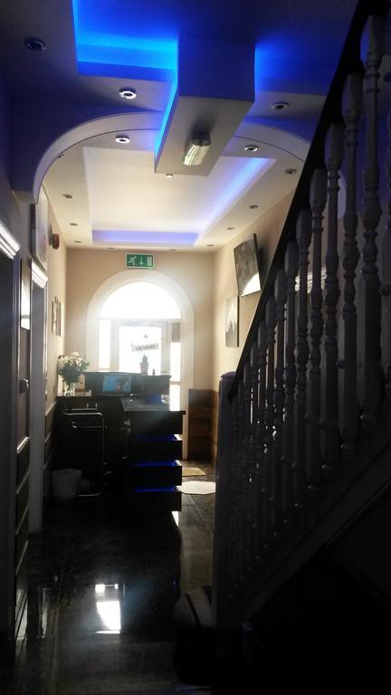 The Crystal Lodge Hotel Croydon Dış mekan fotoğraf