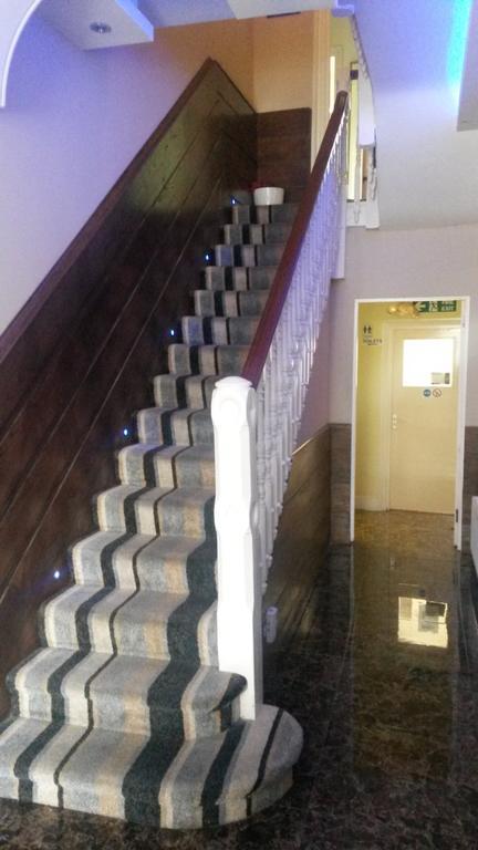 The Crystal Lodge Hotel Croydon Dış mekan fotoğraf