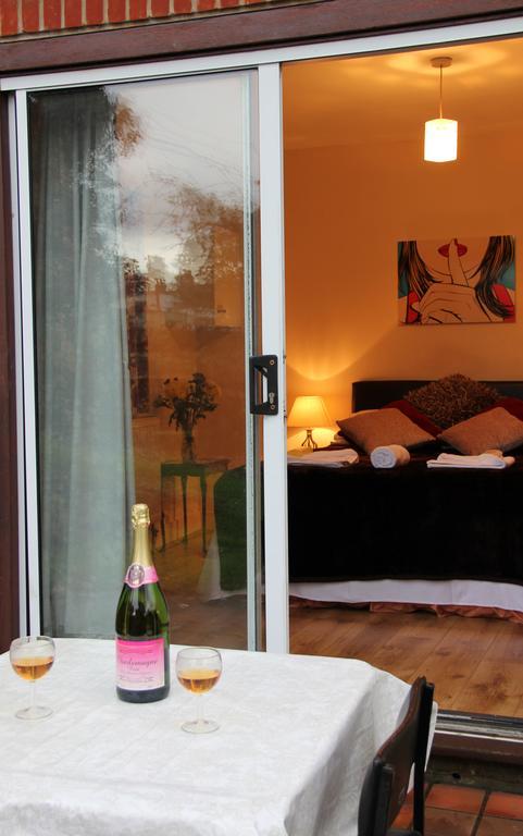 The Crystal Lodge Hotel Croydon Dış mekan fotoğraf