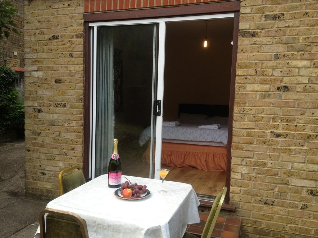 The Crystal Lodge Hotel Croydon Oda fotoğraf