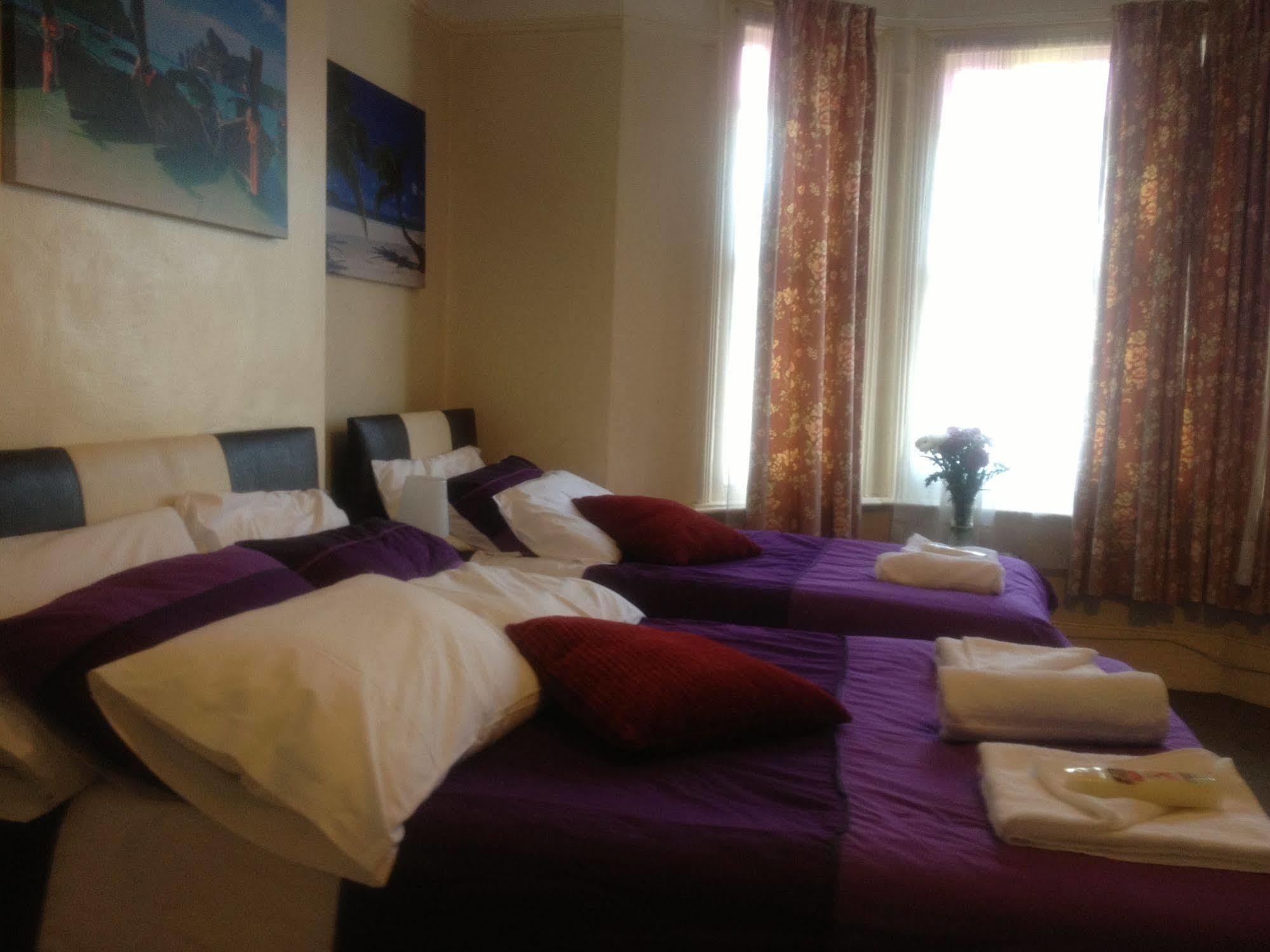 The Crystal Lodge Hotel Croydon Dış mekan fotoğraf