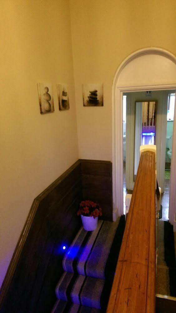 The Crystal Lodge Hotel Croydon Dış mekan fotoğraf